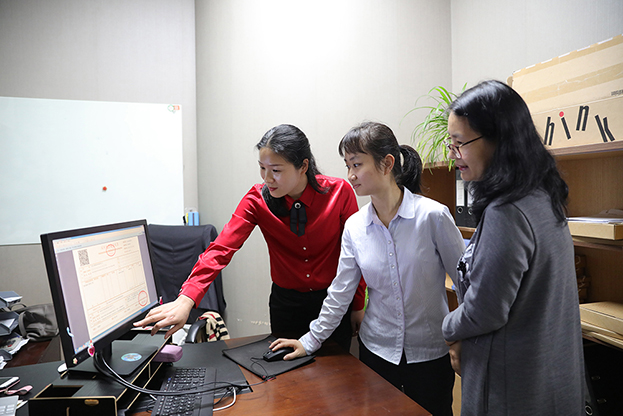 qianyi千亿平台（中国）集团开出首张区块链发票 欲将嵌入行业区块链中