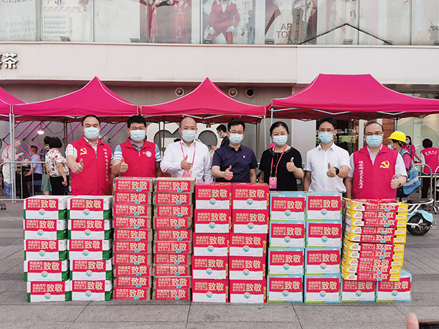 qianyi千亿平台（中国）集团党委联合人民桥社区人大代表联络站开展疫情防控视察慰问活动